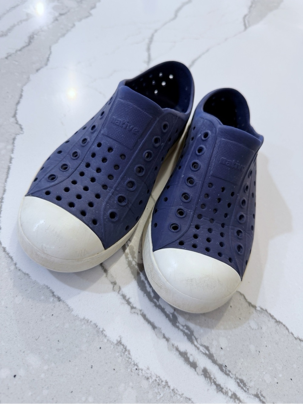 Native Kids Jefferson Slip-On Water Shoes in Navy and White 12c